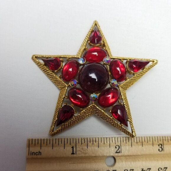 Vintage Capri Red Cabochon Rhinestone Five Pointed Star Brooch, Gold Tone - Picture 6 of 9
